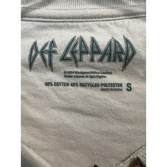 Def Leppard Licensed Merchandise | Women's Tiger Rock Band Sweatshirt Size Small - Picture 2 of 5